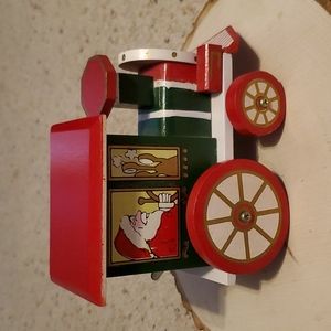 George Good Corp Santa Christmas Design Train Music Box 1978